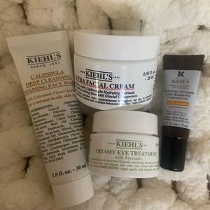 Kiehl's Skincare Set - White and Cream